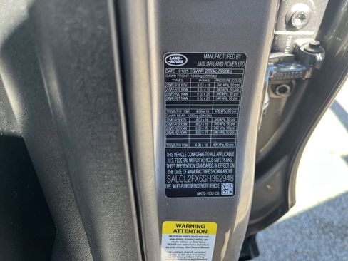 Used 2025 Land Rover Discovery Sport Dynamic SE image 19