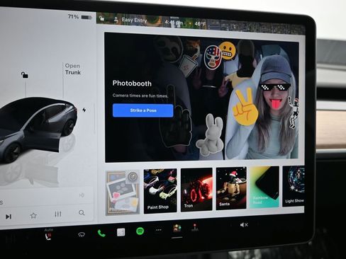 Used 2023 Tesla Model 3 Standard Range image 21