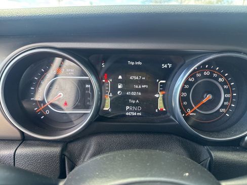 Used 2018 Jeep Wrangler Sport AWD/4WD image 11