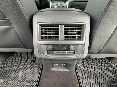 Used 2021 Volkswagen Atlas SE w/ Panoramic Sunroof Package FWD image 21
