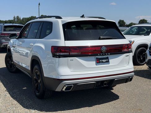 New 2026 Volkswagen Atlas Peak Edition AWD/4WD image 11