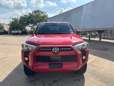 Used 2020 Toyota 4Runner SR5 AWD/4WD image 2