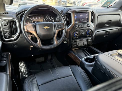 Used 2021 Chevrolet Silverado 1500 High Country w/ Technology Package image 29