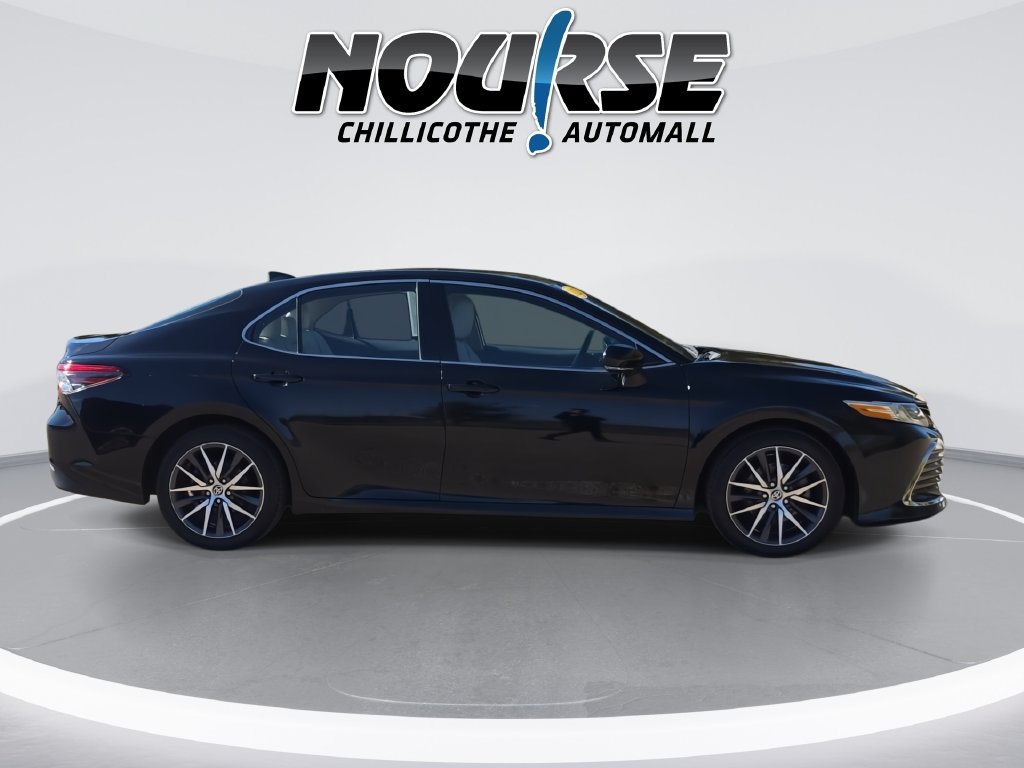 Used 2022 Toyota Camry XLE FWD image 9