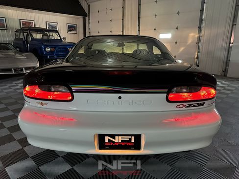 Used 1993 Chevrolet Camaro Z28 RWD image 49