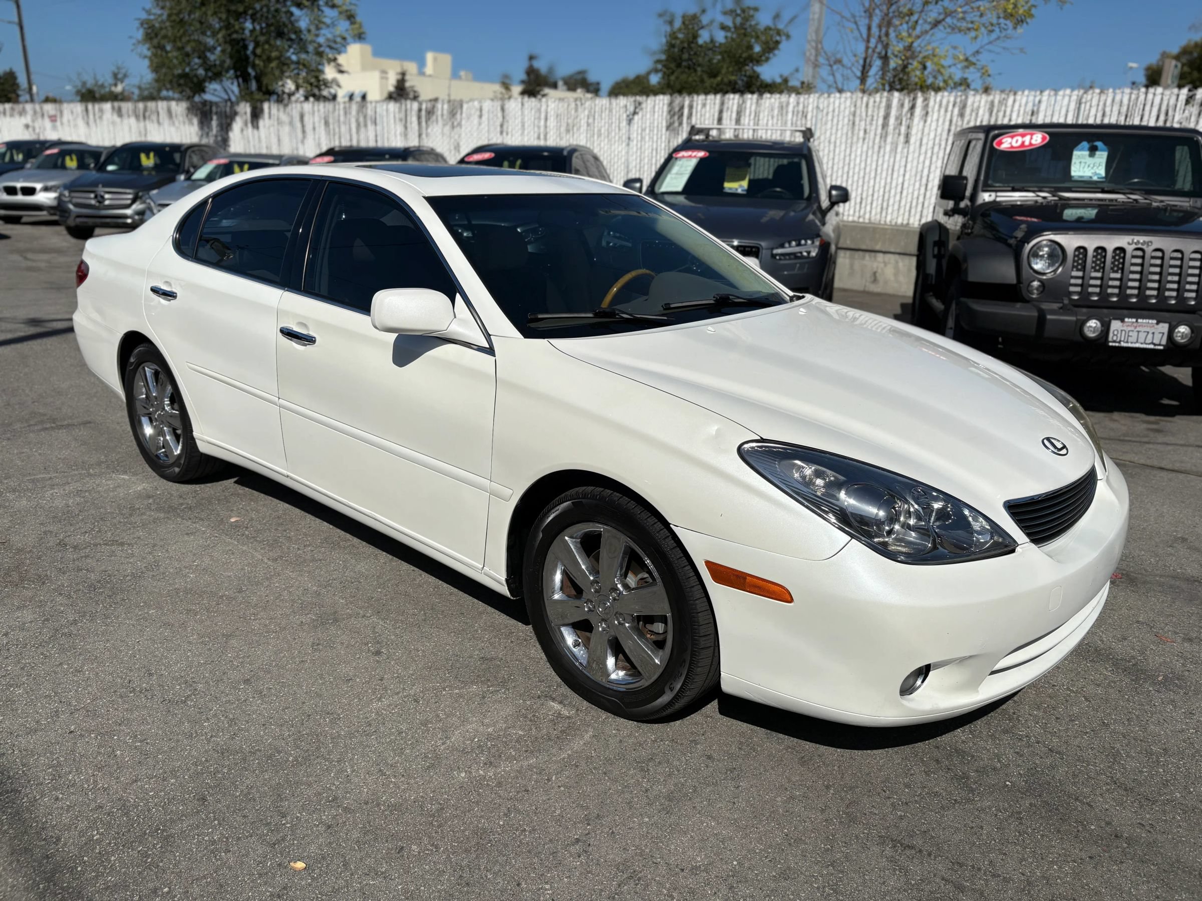 Used 2005 Lexus ES 330 FWD image 1