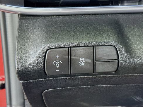 Used 2024 Hyundai Elantra SEL image 21