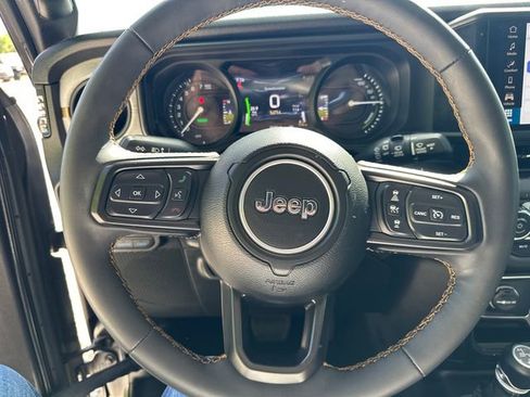 Used 2024 Jeep Wrangler Unlimited w/ Convenience Group AWD/4WD image 26