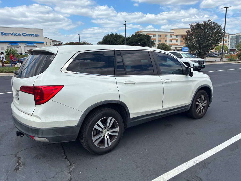 Used 2017 Honda Pilot EX image 5