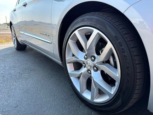 Used 2017 Chevrolet Impala Premier FWD image 7