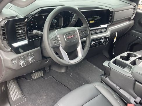 New 2026 GMC Sierra 1500 SLT AWD/4WD image 10