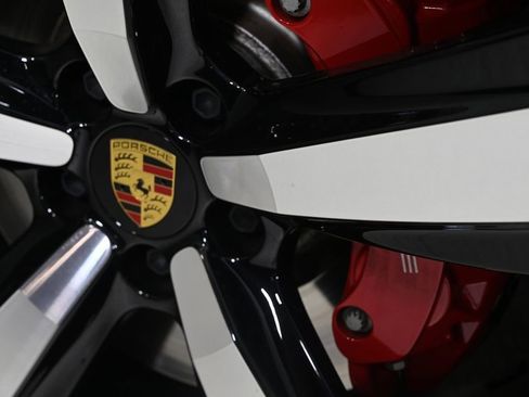 Certified 2024 Porsche Macan S image 28