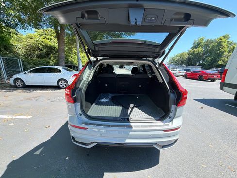 Certified 2024 Volvo XC60 B5 Plus w/ Protection Package Premier AWD/4WD image 23