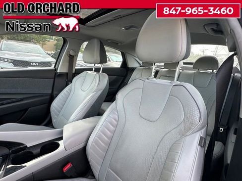 Used 2023 Hyundai Elantra Limited FWD image 13