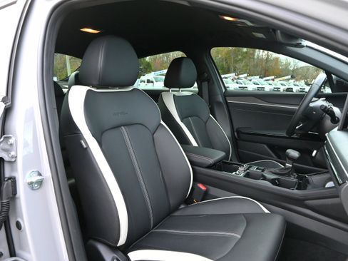 Used 2025 Kia K5 GT-Line image 9