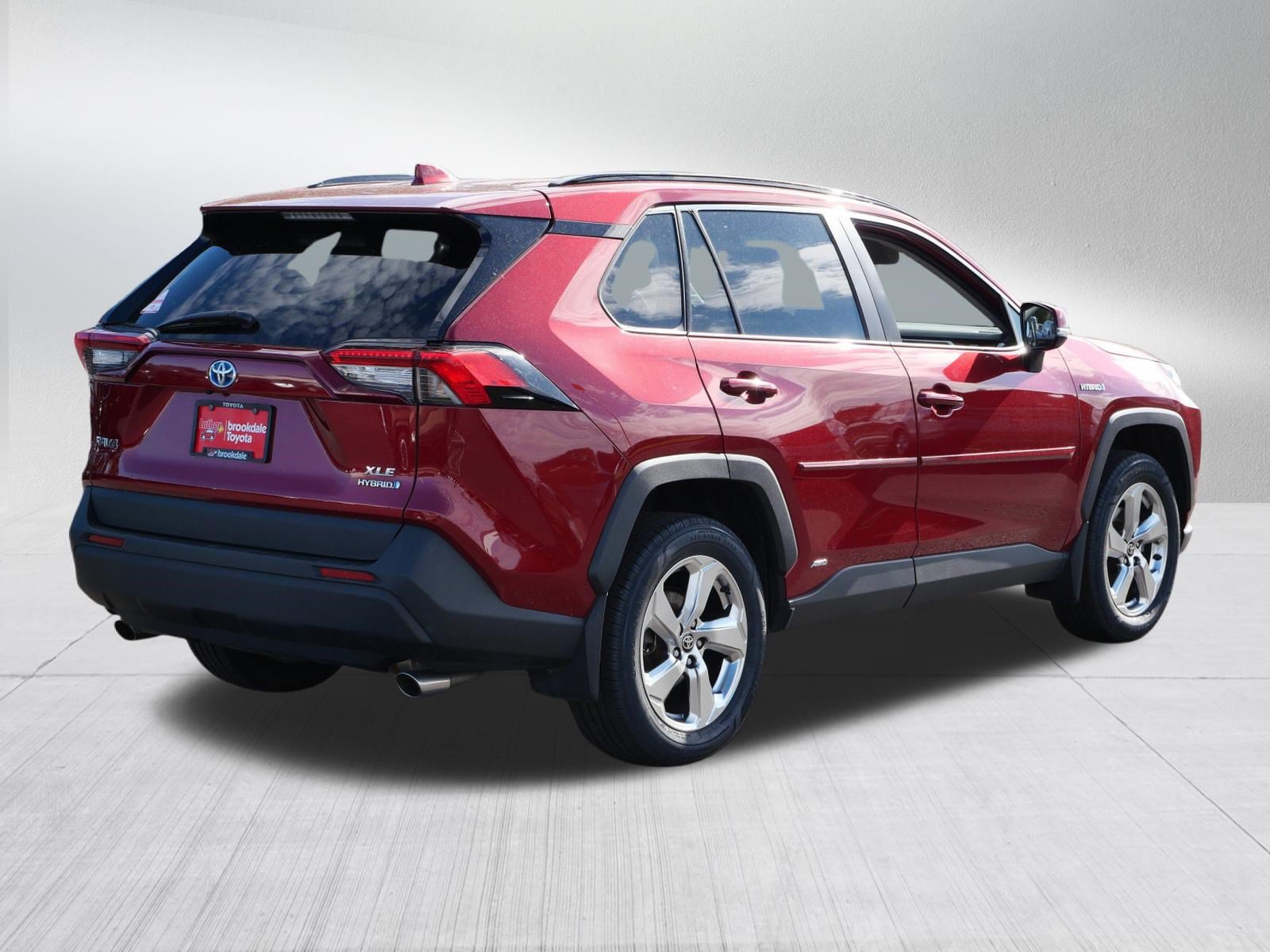 Certified 2021 Toyota RAV4 XLE Premium AWD/4WD image 7