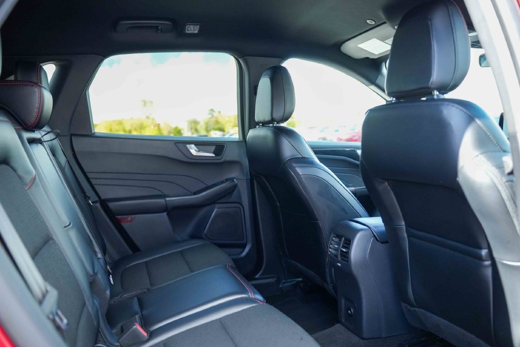 Used 2025 Ford Escape ST-Line Select AWD/4WD image 21