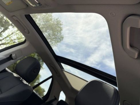 Used 2025 Mercedes-Benz GLE 350 4MATIC image 27