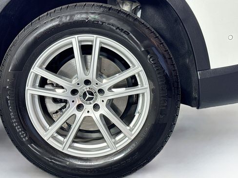 Used 2025 Mercedes-Benz GLC 300 image 29