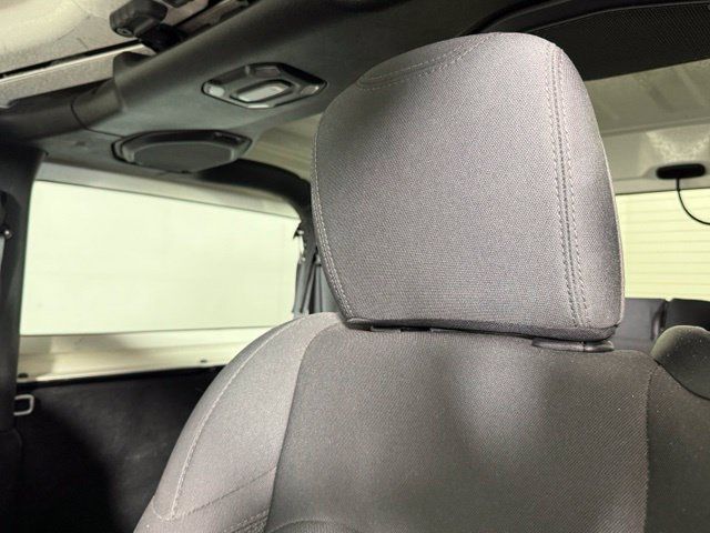 Used 2021 Jeep Wrangler Sport AWD/4WD image 16