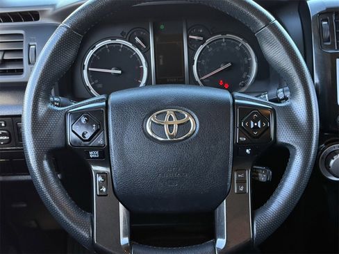 Used 2022 Toyota 4Runner TRD Off-Road image 12