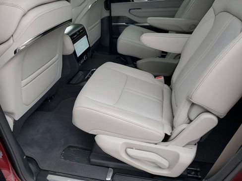 New 2026 Jeep Grand Wagoneer Summit image 21