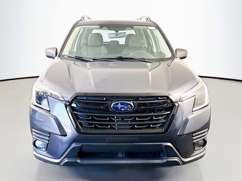 Used 2023 Subaru Forester Premium image 2