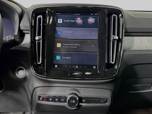 Used 2025 Volvo XC40 B5 Core w/ Protection Package Premier image 13