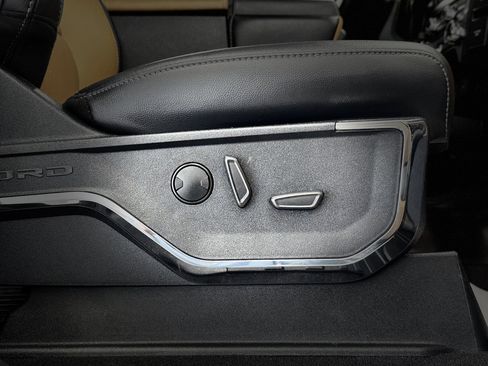 Used 2024 Ford F350 Lariat AWD/4WD image 31