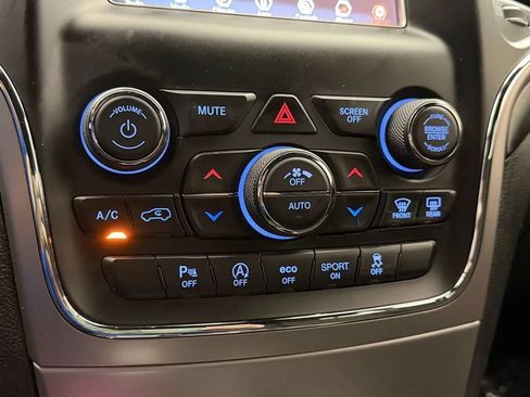 Used 2021 Jeep Grand Cherokee Laredo AWD/4WD image 17