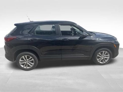 Used 2021 Chevrolet TrailBlazer LS FWD image 4