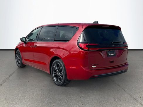 New 2026 Chrysler Pacifica Select image 5