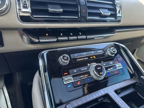 Used 2022 Lincoln Navigator L Reserve AWD/4WD image 22