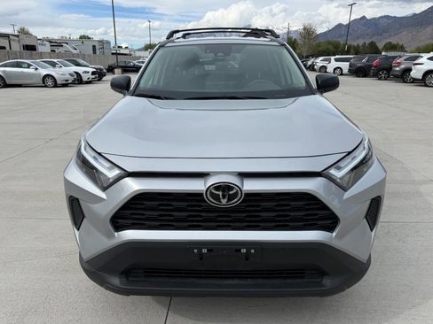 Used 2025 Toyota RAV4 LE AWD/4WD image 8