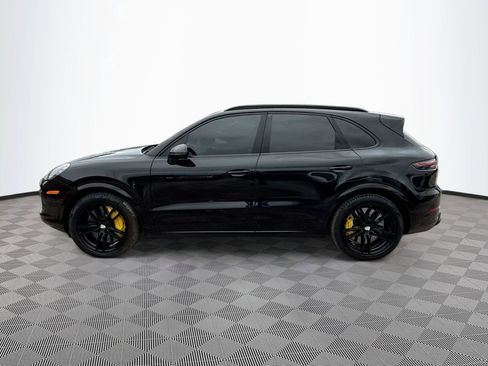 Used 2019 Porsche Cayenne Turbo w/ Premium Plus Package image 9