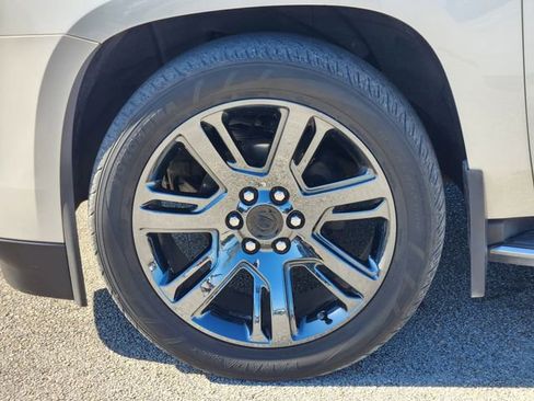 Used 2015 Cadillac Escalade Luxury image 8