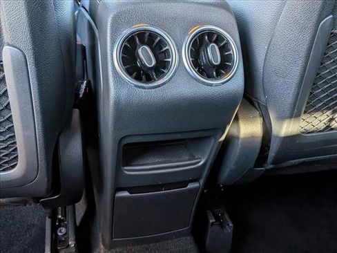 Used 2021 Mercedes-Benz GLA 250 4MATIC image 21