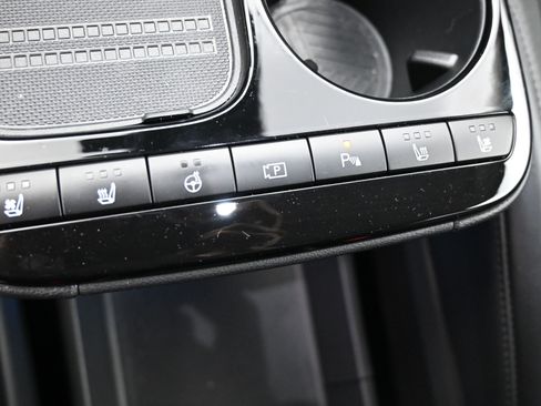 Used 2025 Hyundai Ioniq 5 Limited image 24