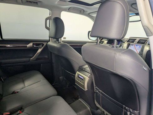 Used 2019 Lexus GX 460 Premium AWD/4WD image 32