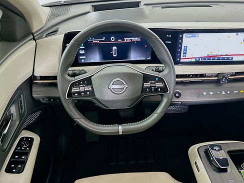 Used 2023 Nissan Ariya FWD image 18