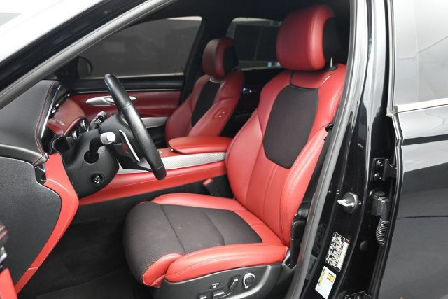 Used 2023 Genesis GV70 2.5T w/ Sport Prestige Package AWD/4WD image 5