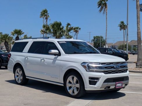 Used 2023 Ford Expedition Max Platinum AWD/4WD image 3