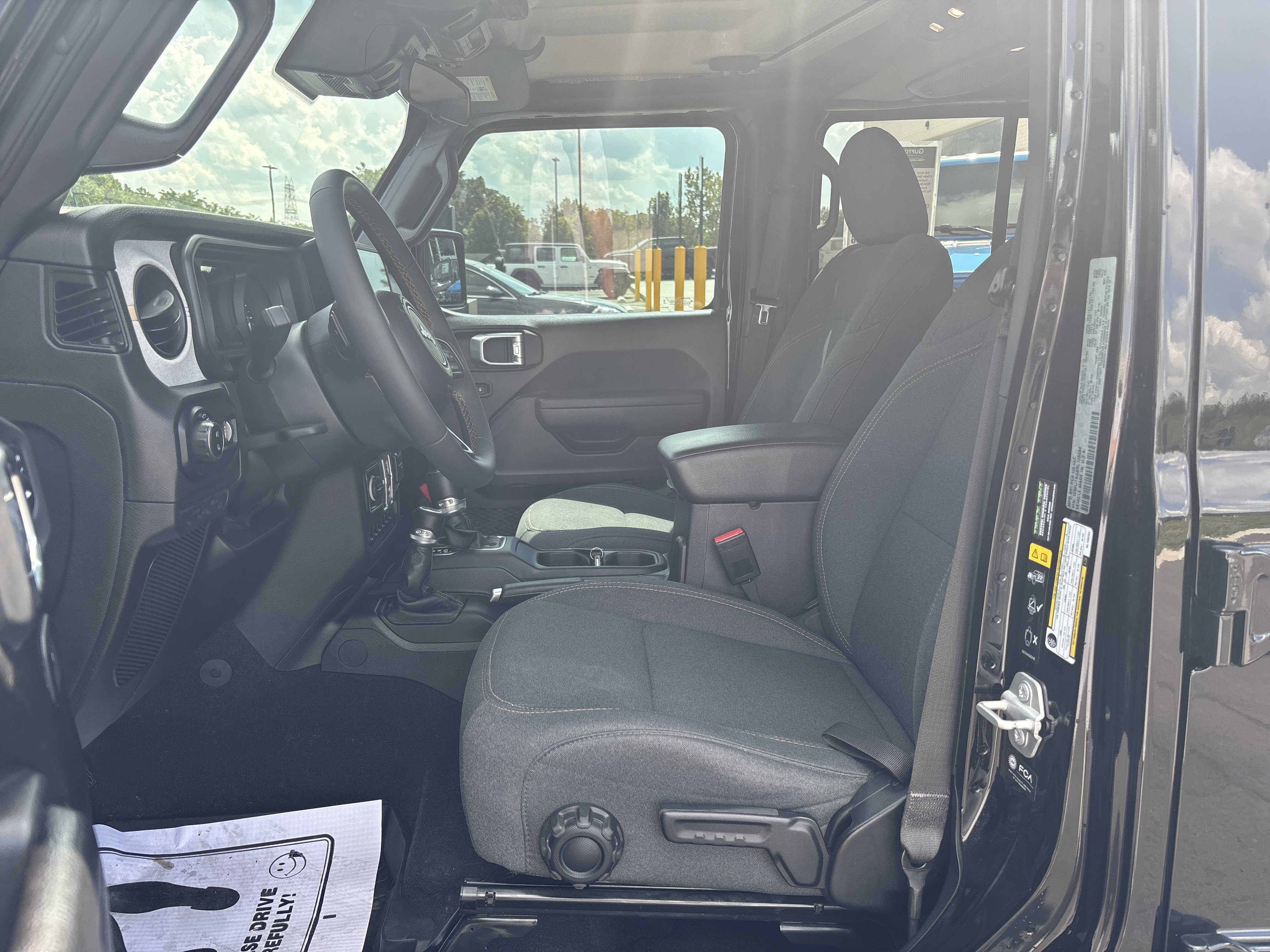 Used 2024 Jeep Gladiator Sport AWD/4WD image 11