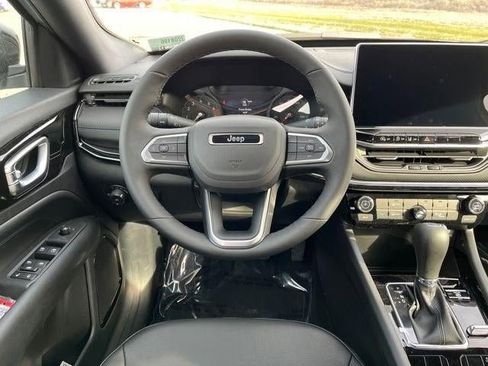 New 2026 Jeep Compass Latitude image 34