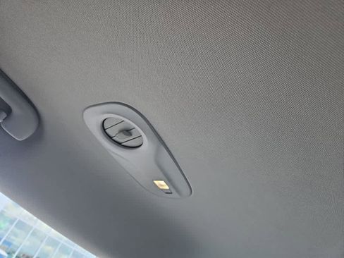 Used 2024 Chrysler Pacifica Touring-L image 62