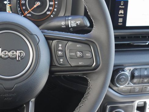 New 2025 Jeep Gladiator High Tide image 19