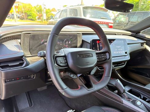 Used 2025 Dodge Charger Daytona R/T w/ Quick Order Package 25M R/T AWD/4WD image 9