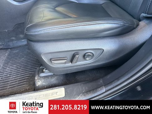 Used 2021 Toyota Highlander Limited image 14