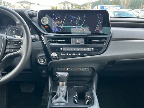 Used 2024 Lexus ES 300h w/ Premium Package image 22