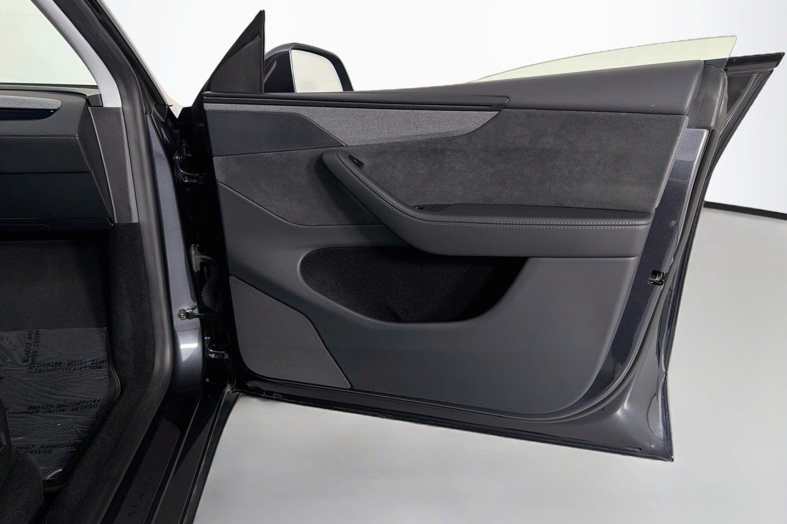 Used 2026 Tesla Model Y 2WD image 22